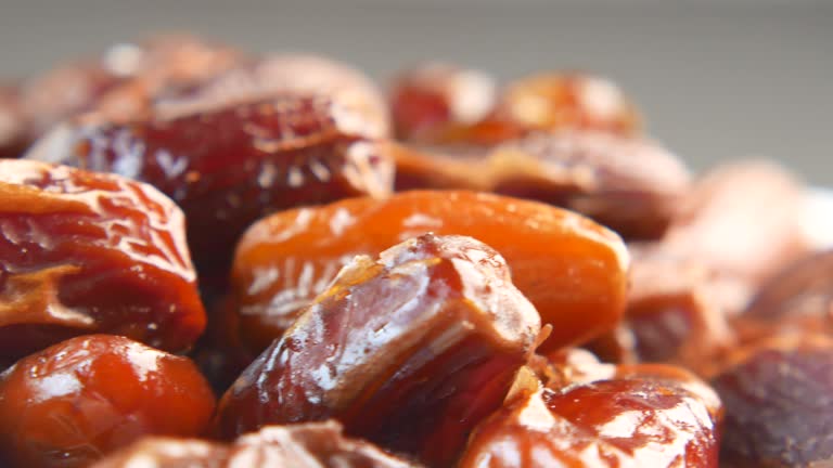 تصویر 3 از قیمت روز خرما زاهدی تازه عسلی